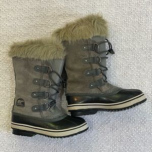 Sorel Joan of Arctic Boots Size 4Y